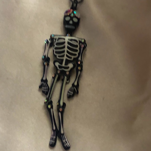 Betsey Johnson Hematite Tone Glow in The Dark Skeleton Pendant Necklace NWT - Picture 11 of 16